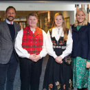 Kronprinsparet med leder av ungdomsrådet i Skjåk, Helene Rustad, og elevrådsleder Bård Bårdseng. Foto: Simen Løvberg Sund, Det kongelige hoff